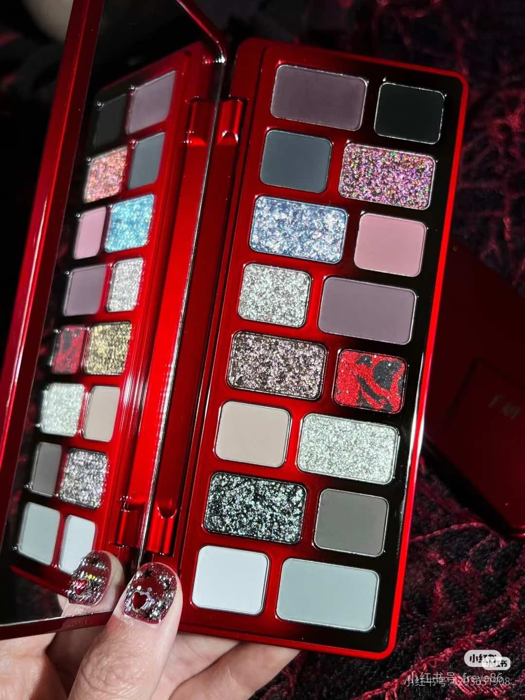 Cheeryep 16 Color Eyeshadow Palette Fleeting Life