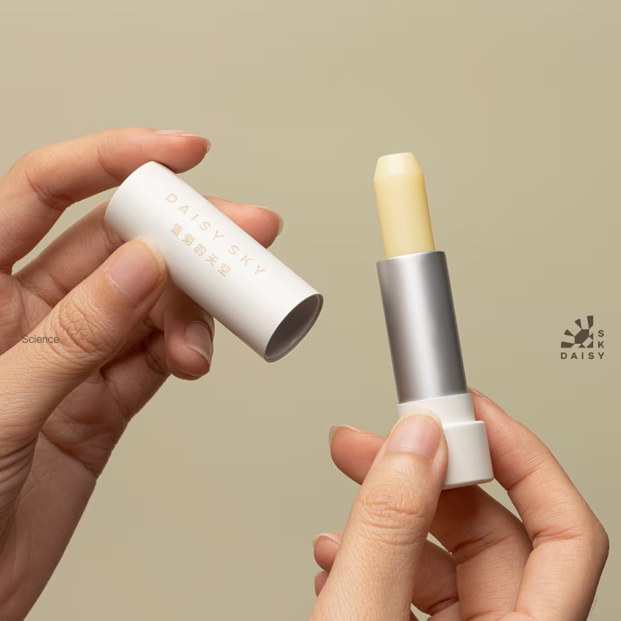 DAISY SKY Osmanthus Herbal Moisturizing Lip Balm