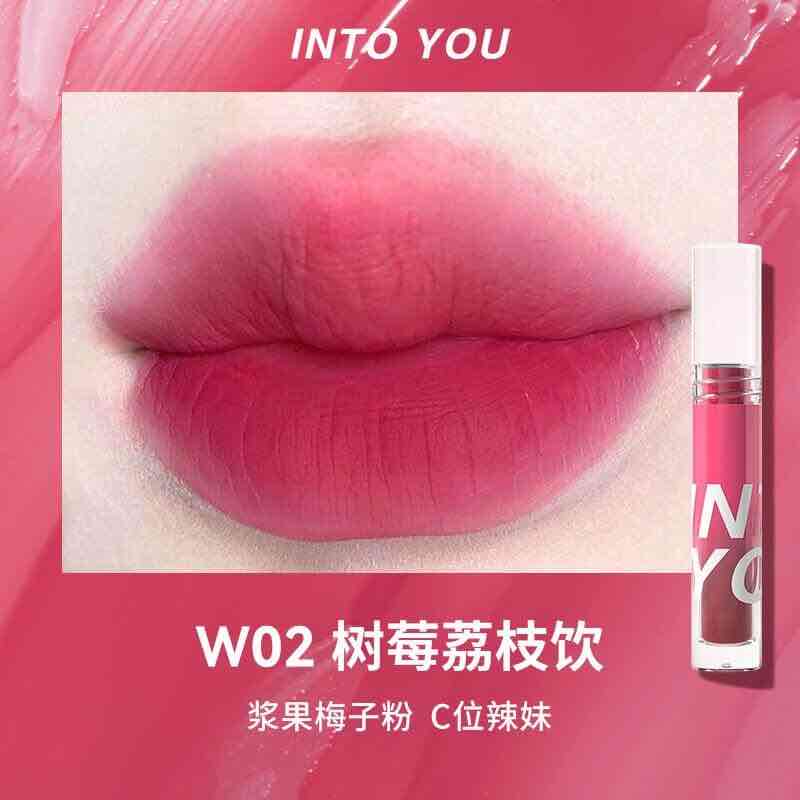 INTO YOU Watery Mist Lipgloss offers a lightweight, long-lasting matte finish with a moisturizing, non-sticky formula. Perfect for a vibrant, hydrated lips that transforms from glossy to matte.