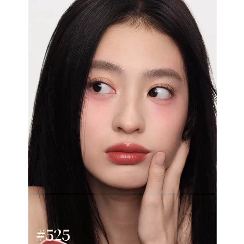 Experience the JOOCYEE Summer Vibe Mirror Lipstick with innovative oil-based film formation for non-irritating, long-lasting color. Enjoy 8 hours of glossy, even coverage for smooth, radiant lips.