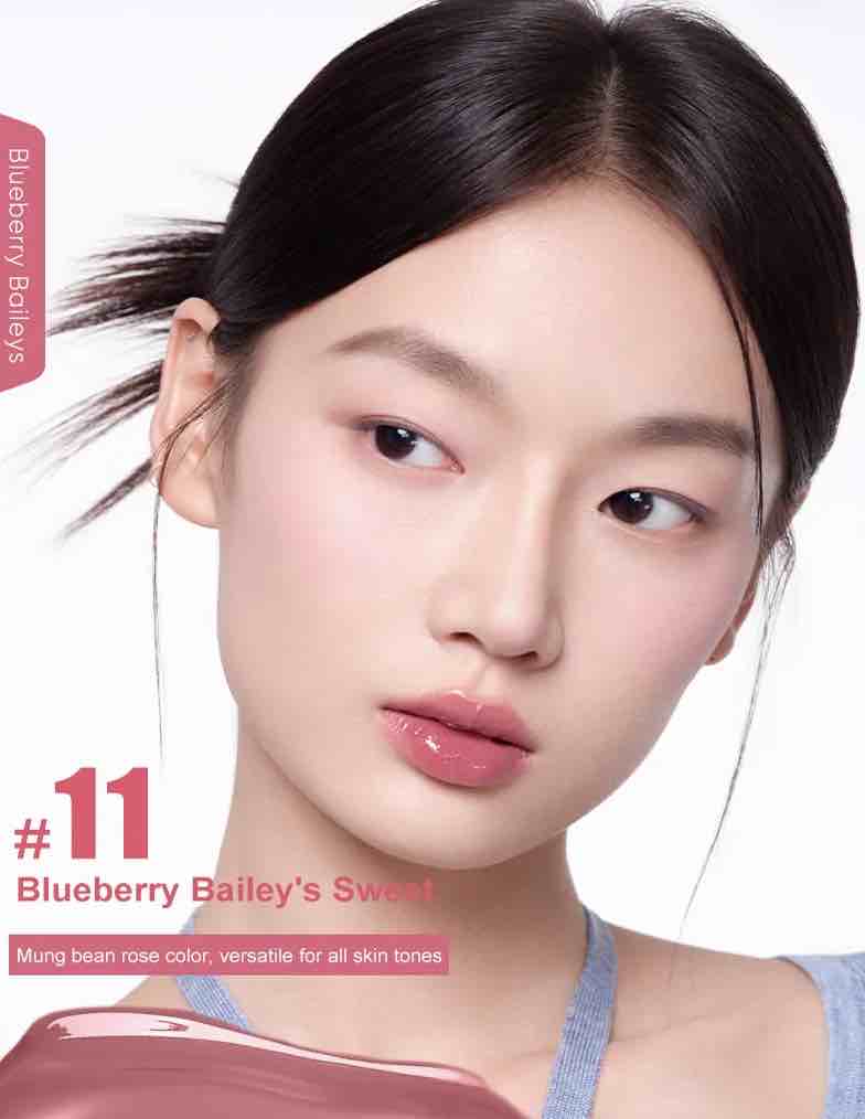 the model shows the Judydoll Ice Watery Lip Gloss in 