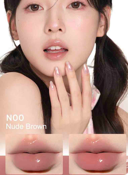 model wearing Judydoll Sweety Lip Jelly  N00 nude brown color, make your lips glossy 