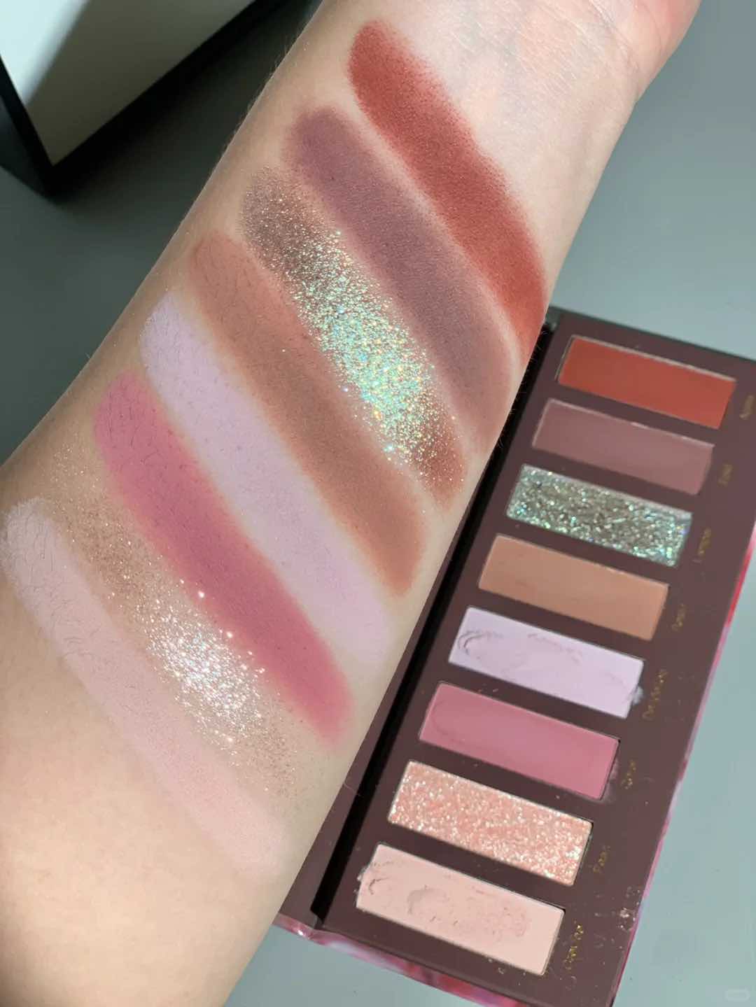 Narimi Brown Amber 8-Color Eyeshadow Palette