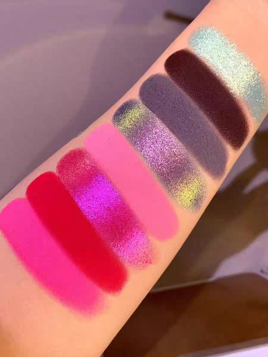 Narimi Love Story 8-Color Eyeshadow Palette