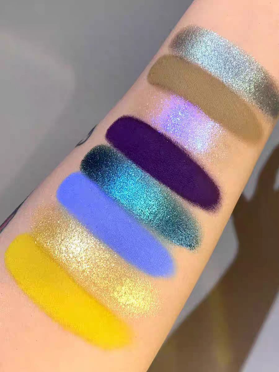Narimi Midnight Narcissus 8-Color Eyeshadow Palette