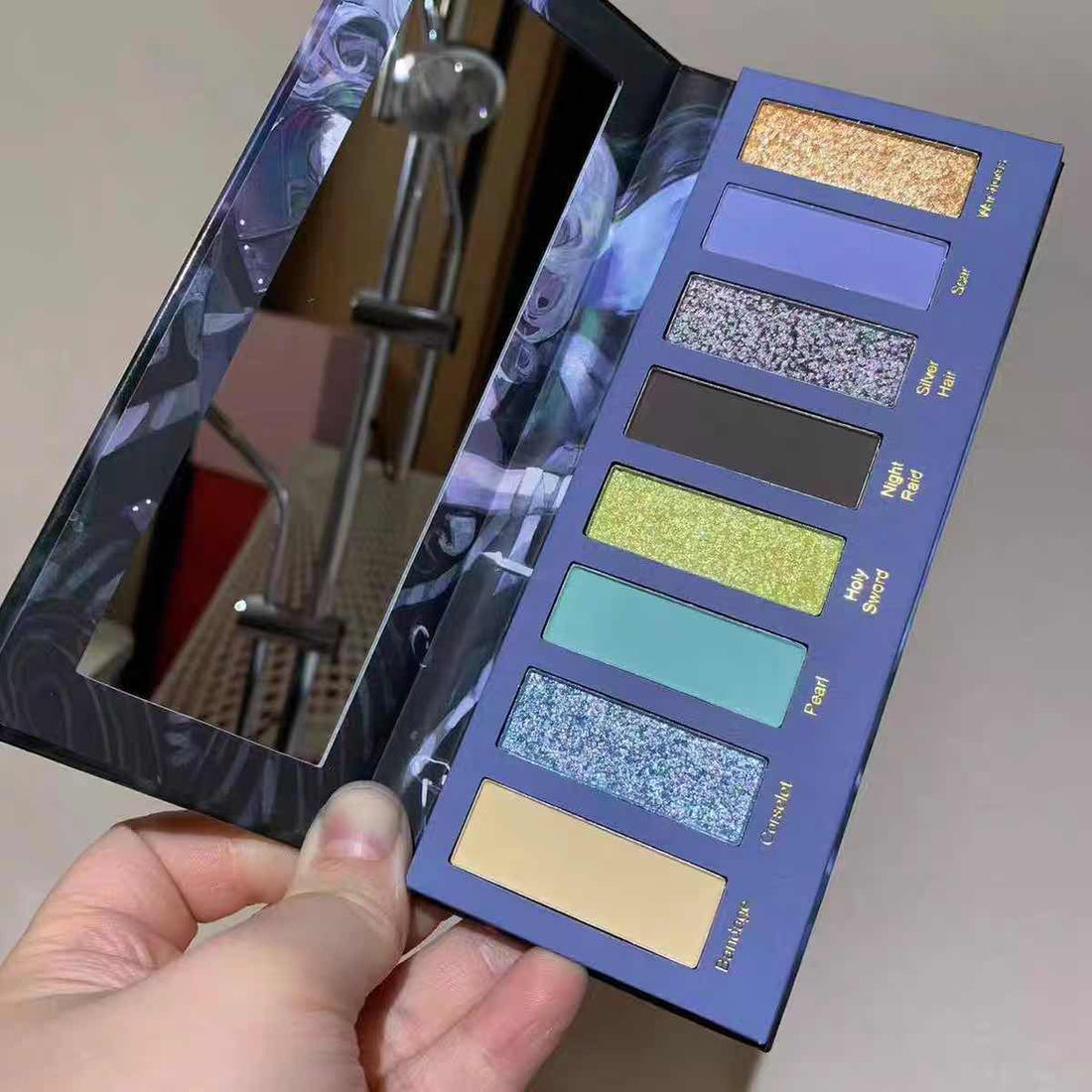 Narimi Pegasus Knight Chameleon Eyeshadow Palette
