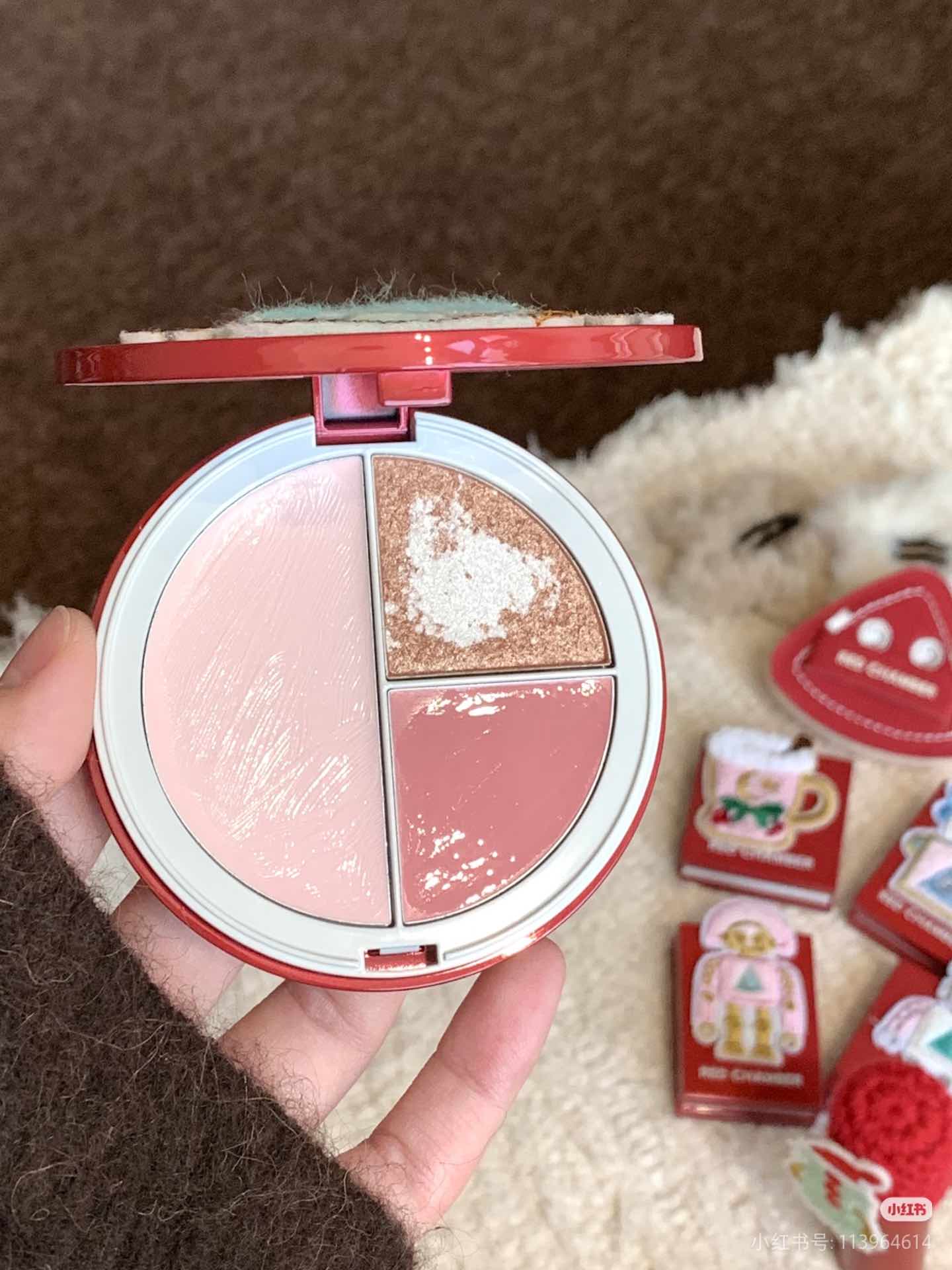 Red Chamber Christmas Collection